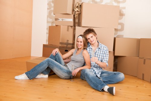 Packing and loading service for home removals in Hoxton