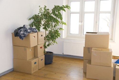 Careful lifting and transport for flat removal in Hoxton