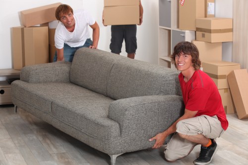 Local moving help for Hoxton streets and parking